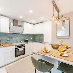 Pass The Keys Stylish 3 Bed Flat In Pacos Apartament *